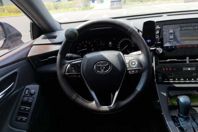 Used Toyota Avalon 2019 2.0L Ambition Edition China VI Steering Wheel