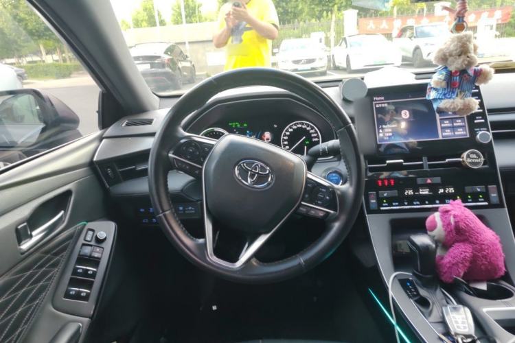 Used Toyota Avalon 2019 Dual-Engine 2.5L XLE Prestige Version China VI Standard Steering Wheel