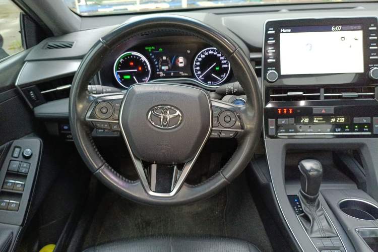 Used Toyota Avalon 2019 Dual-Engine 2.5L XLE Prestige Version China VI Standard Steering Wheel