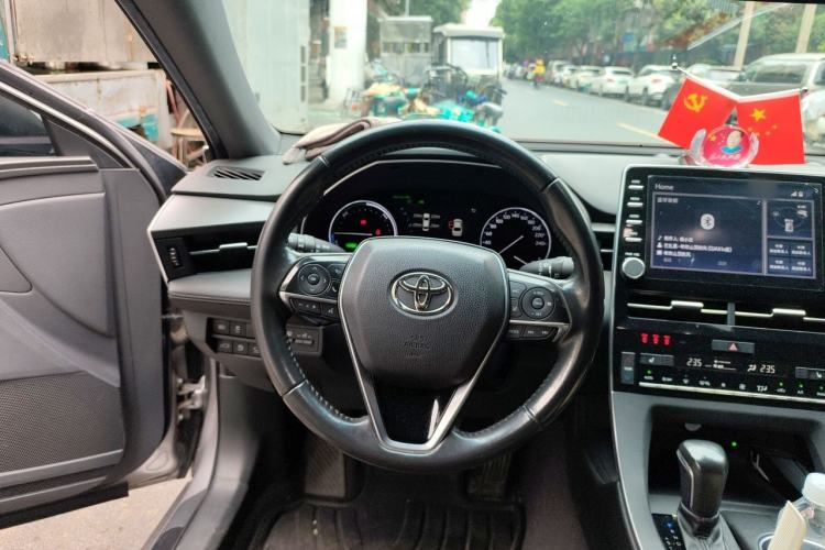 Used Toyota Avalon 2019 Dual-Engine 2.5L XLE Prestige Version China VI Standard Steering Wheel
