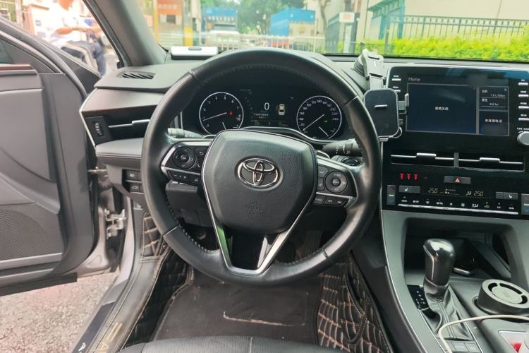 Used Toyota Avalon 2019 2.5L Touring Premium Version China VI Standard Steering Wheel