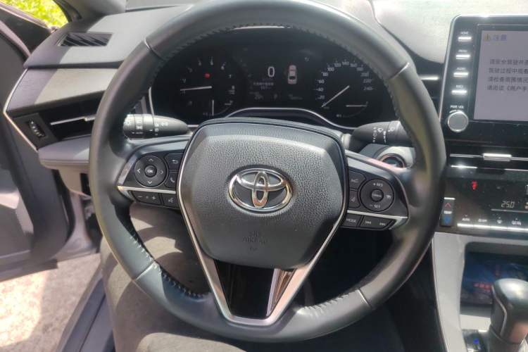Used Toyota Avalon 2019 2.0L XLE Premium Edition China VI Steering Wheel
