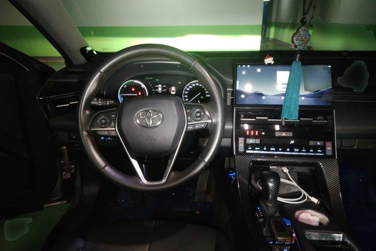Used Toyota Avalon 2019 Dual-Engine 2.5L XLE Prestige Version China V Standard Steering Wheel