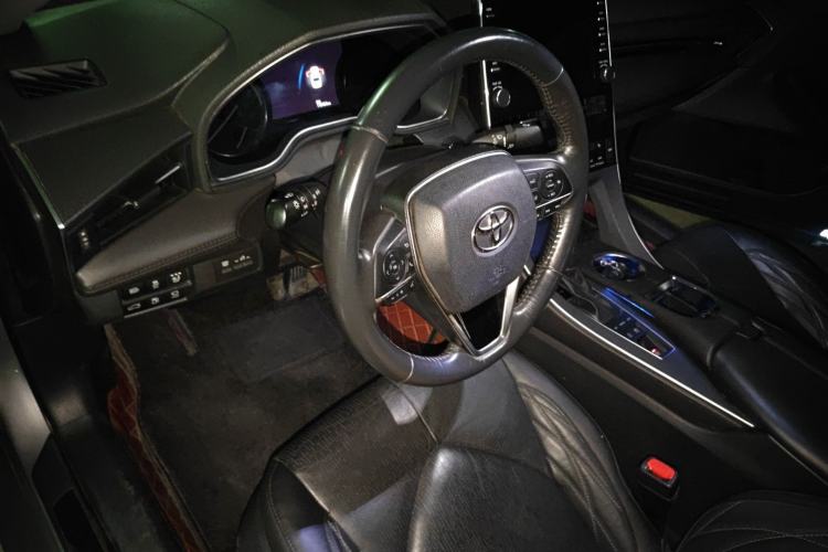 Used Toyota Avalon 2019 Dual-Engine 2.5L XLE Prestige Version China VI Standard Steering Wheel