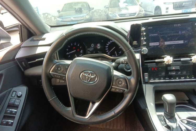 Used Toyota Avalon 2019 2.0L Luxury Edition China VI Standard Steering Wheel