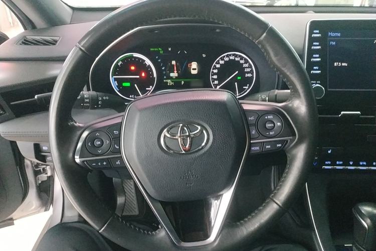 Used Toyota Avalon 2019 Dual-Engine 2.5L XLE Prestige Version China VI Standard Steering Wheel