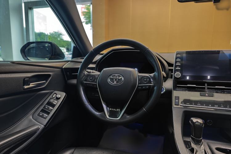 Used Toyota Avalon 2019 Dual-Engine 2.5L Luxury Edition China VI Standard Steering Wheel