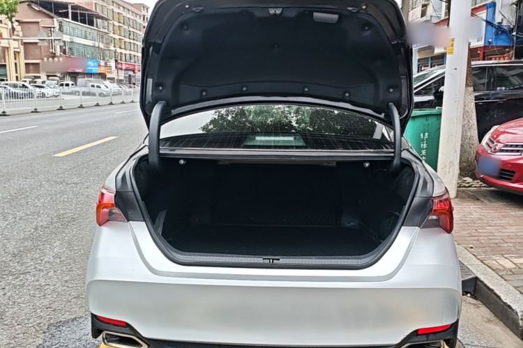 Used Toyota Avalon 2019 2.0L Luxury Edition China VI Standard Trunk