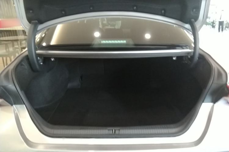 Used Toyota Avalon 2019 2.0L Luxury Edition China VI Standard Trunk