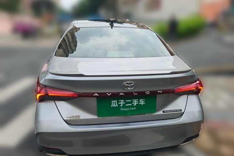 Used Toyota Avalon 2019 2.5L Touring Premium Version China VI Standard Trunk