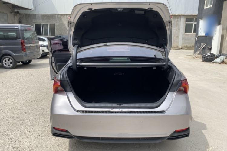 Used Toyota Avalon 2019 Dual-Engine 2.5L Luxury Edition China VI Standard Trunk