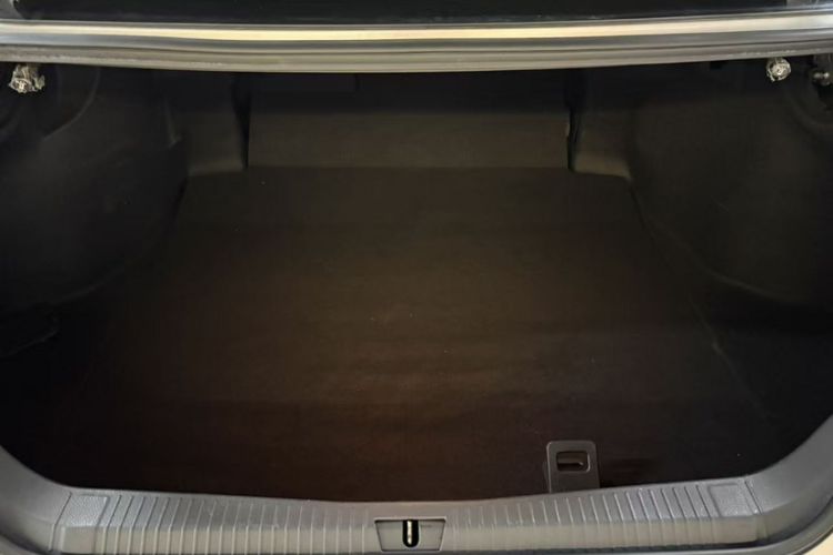 Used Toyota Avalon 2019 2.0L Luxury Edition China VI Standard Trunk