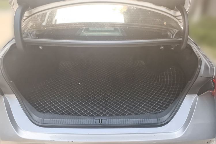 Used Toyota Avalon 2019 2.0L Luxury Edition China VI Standard Trunk