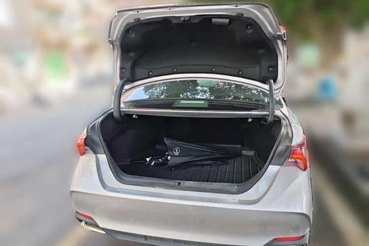 Used Toyota Avalon 2019 2.0L XLE Premium Edition China VI Trunk