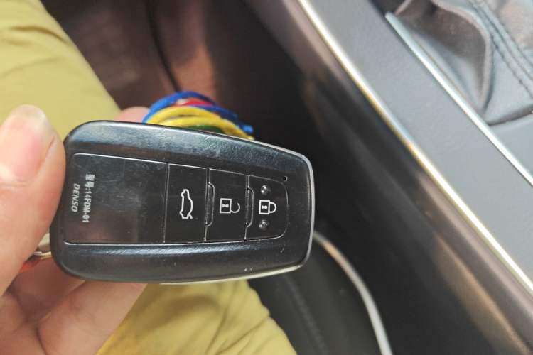 Used Toyota Avalon 2019 2.0L Luxury Edition China VI Standard Vehicle Key
