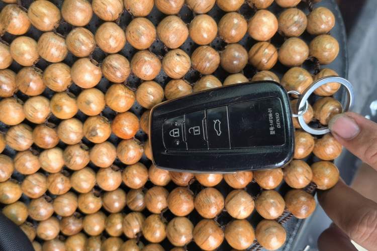 Used Toyota Avalon 2019 2.5L Touring Premium Version China VI Standard Vehicle Key