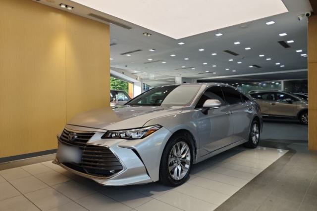 Used Toyota Avalon 2019 Dual-Engine 2.5L Luxury Edition China VI Standard