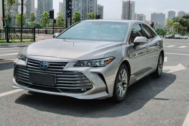 Used Toyota Avalon 2019 Dual-Engine 2.5L Luxury Edition China VI Standard