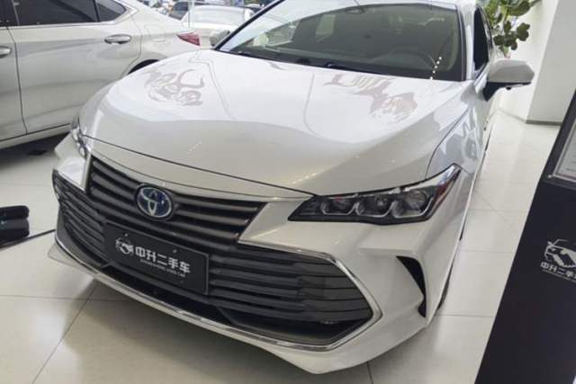 Used Toyota Avalon 2019 Dual-Engine 2.5L Luxury Edition China VI Standard