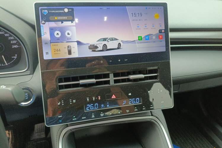 Used Toyota Avalon 2019 2.0L Luxury Edition China VI Standard Audio And AC Panel