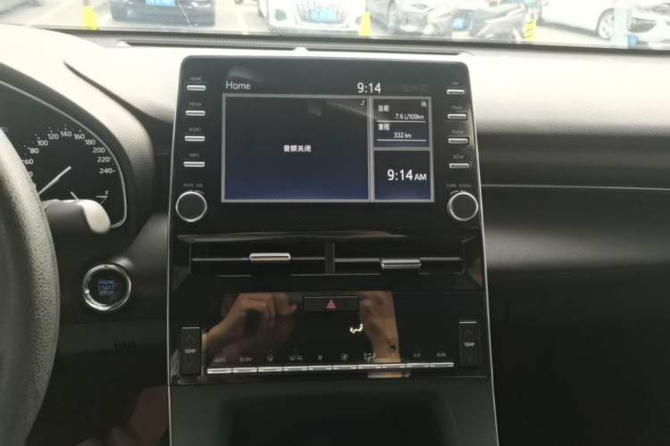 Used Toyota Avalon 2019 2.0L Ambition Edition China VI Audio And AC Panel