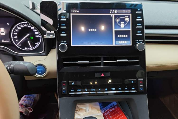 Used Toyota Avalon 2019 Dual-Engine 2.5L XLE Prestige Version China VI Standard Audio And AC Panel
