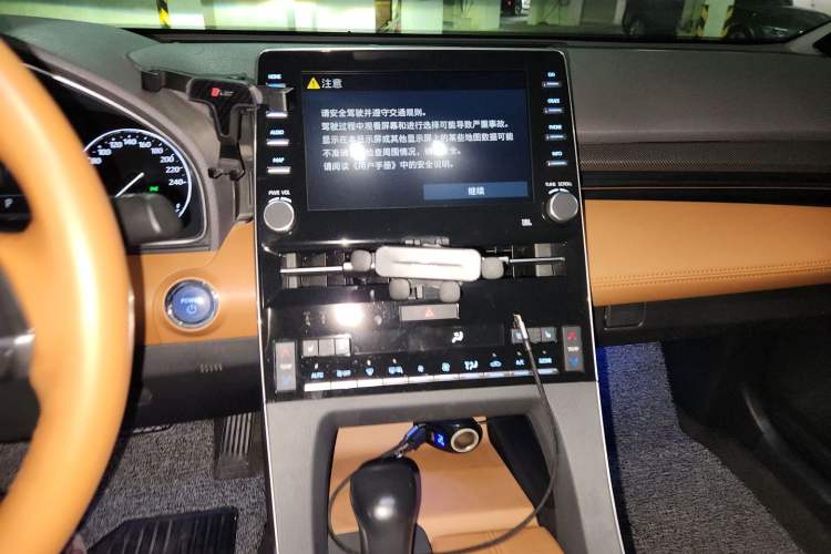Used Toyota Avalon 2019 Dual-Engine 2.5L Limited Flagship Edition China VI Standard Audio And AC Panel