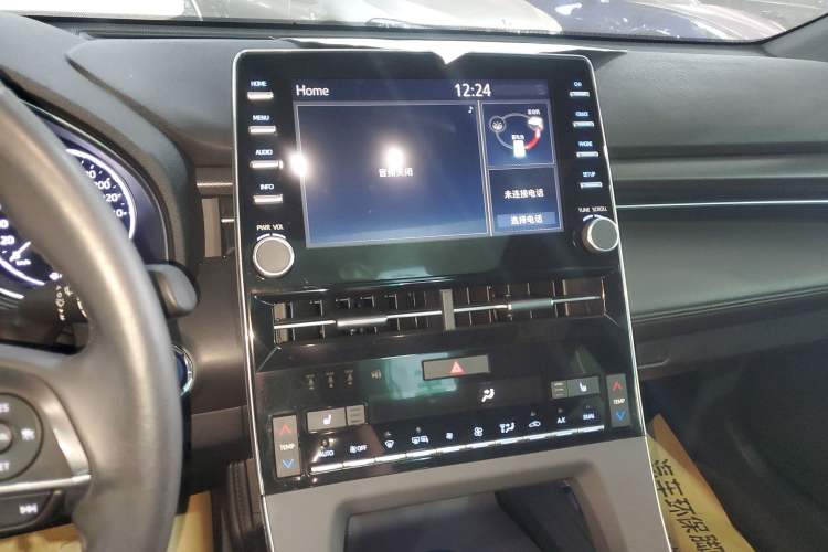 Used Toyota Avalon 2019 Dual-Engine 2.5L XLE Prestige Version China VI Standard Audio And AC Panel