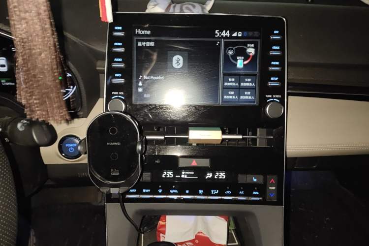 Used Toyota Avalon 2019 Dual-Engine 2.5L XLE Prestige Version China V Standard Audio And AC Panel