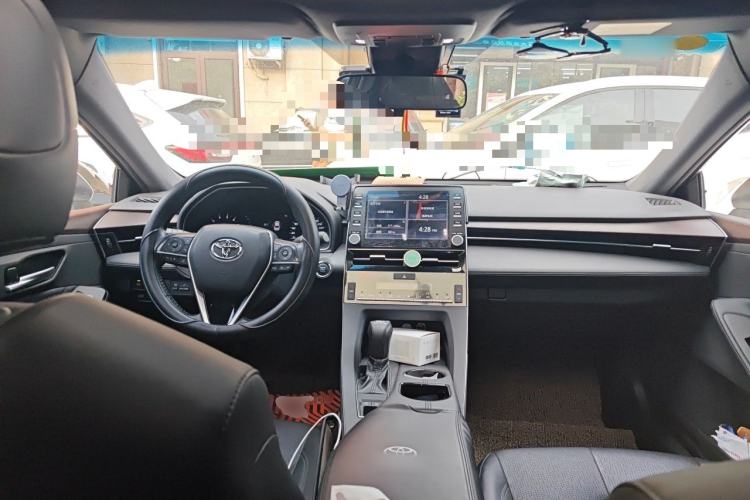 Used Toyota Avalon 2019 2.0L Luxury Edition China VI Standard Center Console