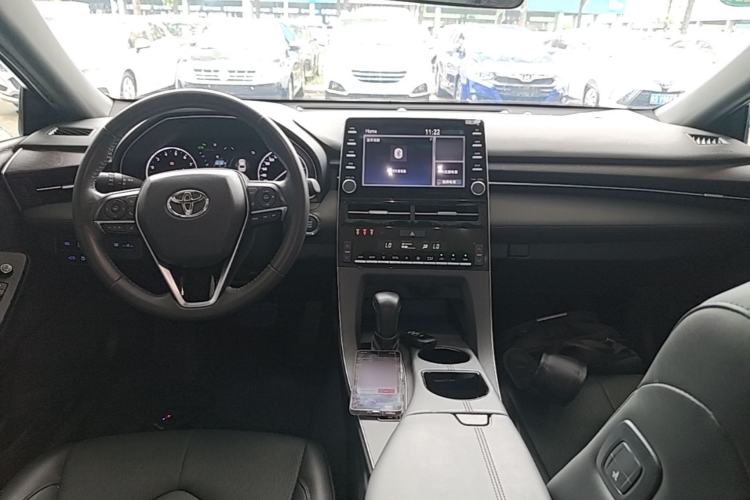 Used Toyota Avalon 2019 2.0L XLE Premium Edition China VI Center Console