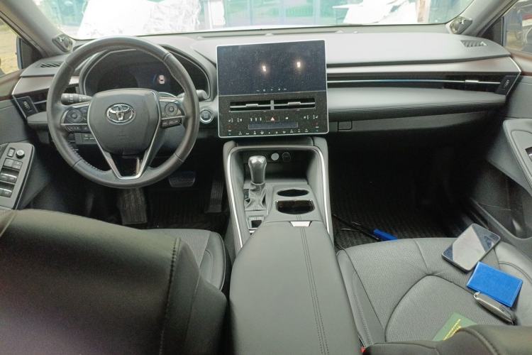 Used Toyota Avalon 2019 2.0L Luxury Edition China VI Standard Center Console