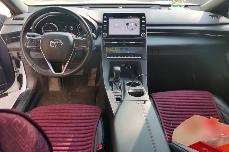 Used Toyota Avalon 2019 Dual-Engine 2.5L XLE Prestige Version China VI Standard Center Console