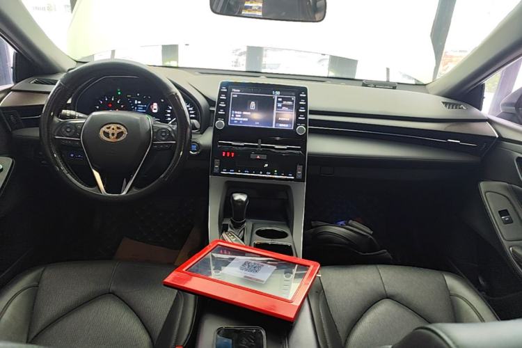 Used Toyota Avalon 2019 2.0L Luxury Edition China VI Standard Center Console