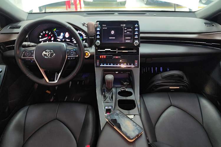 Used Toyota Avalon 2019 2.0L Ambition Edition China VI Center Console