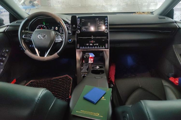 Used Toyota Avalon 2019 2.0L XLE Premium Edition China VI Center Console