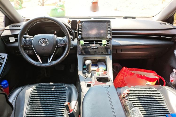 Used Toyota Avalon 2019 2.0L Luxury Edition China VI Standard Center Console
