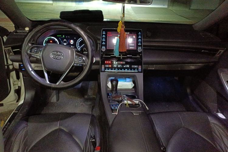 Used Toyota Avalon 2019 Dual-Engine 2.5L XLE Prestige Version China V Standard Center Console