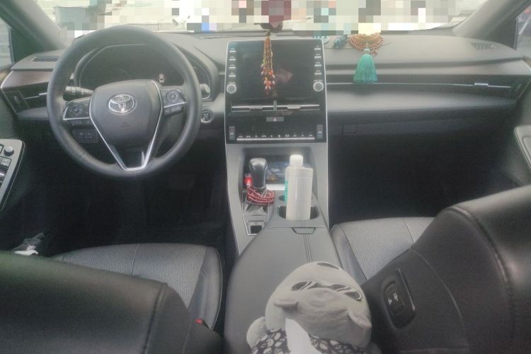 Used Toyota Avalon 2019 2.0L XLE Premium Edition China VI Center Console