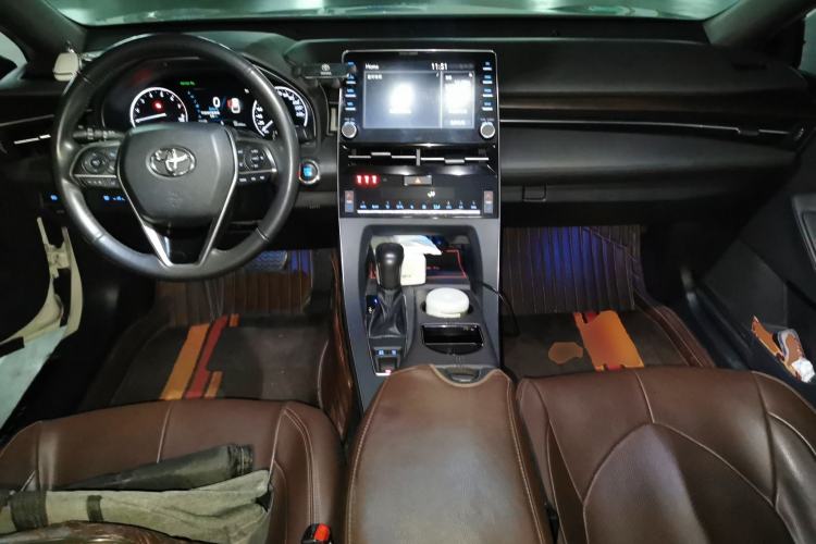 Used Toyota Avalon 2019 2.0L XLE Premium Edition China VI Center Console