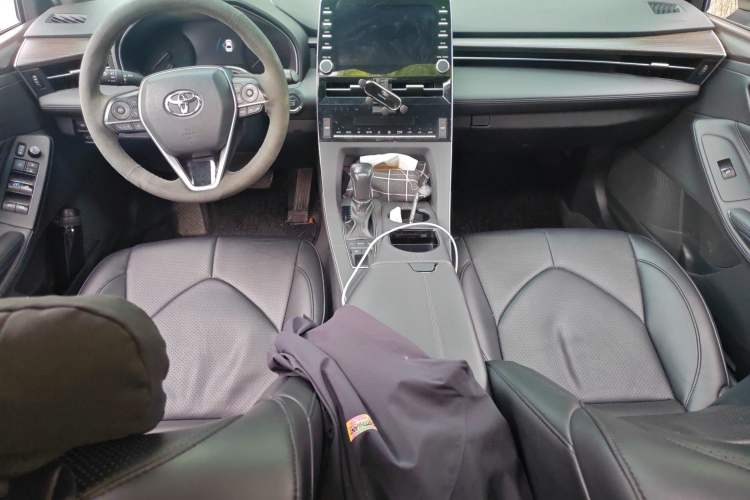 Used Toyota Avalon 2019 2.5L Ambition Version China VI Standard Center Console