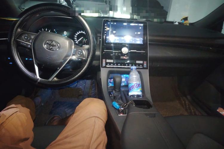 Used Toyota Avalon 2019 2.0L Ambition Edition China VI Center Console