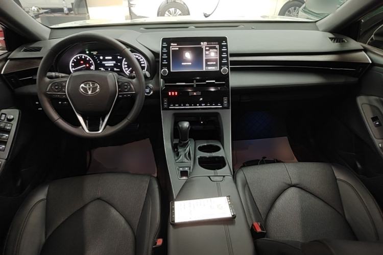 Used Toyota Avalon 2019 2.0L XLE Premium Edition China VI Center Console