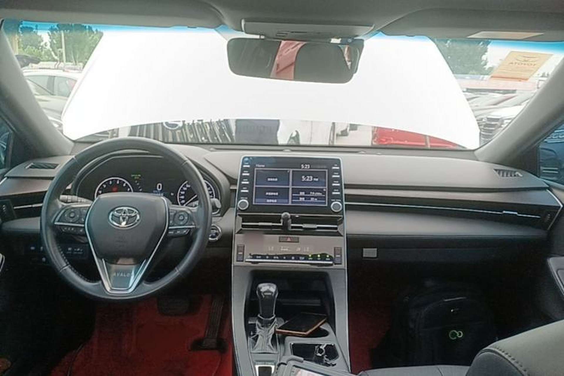 Used Toyota Avalon 2019 2.0L XLE Premium Edition China VI Center Console