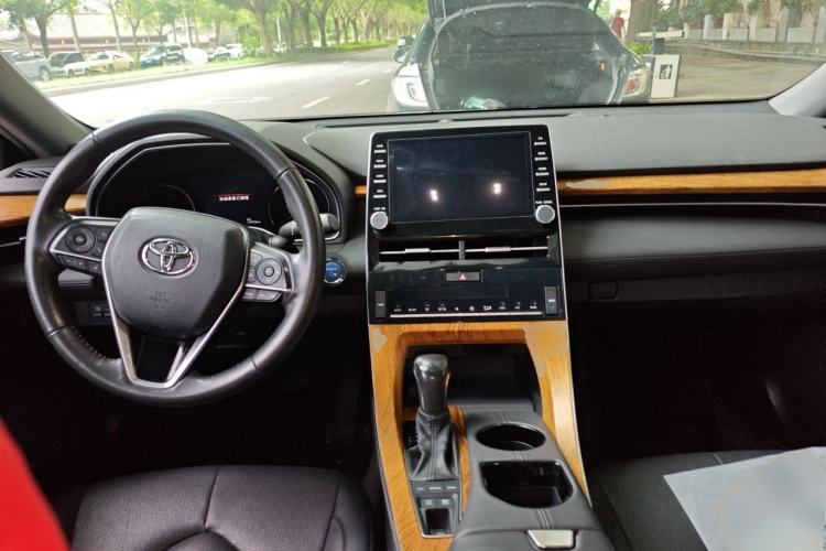 Used Toyota Avalon 2019 Dual-Engine 2.5L Luxury Edition China VI Standard Center Console
