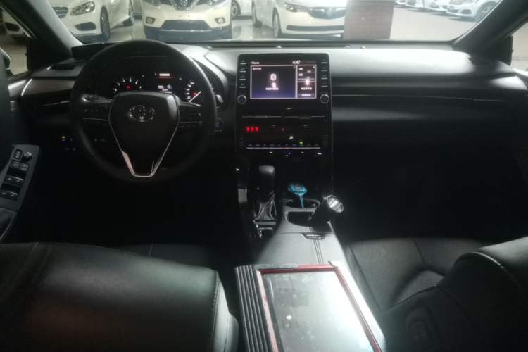 Used Toyota Avalon 2019 2.0L Ambition Edition China VI Center Console