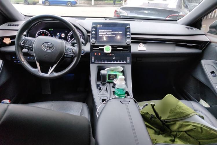 Used Toyota Avalon 2019 2.0L XLE Premium Edition China VI Center Console
