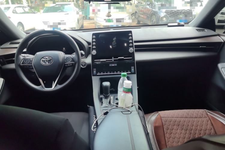 Used Toyota Avalon 2019 2.0L Ambition Edition China VI Center Console