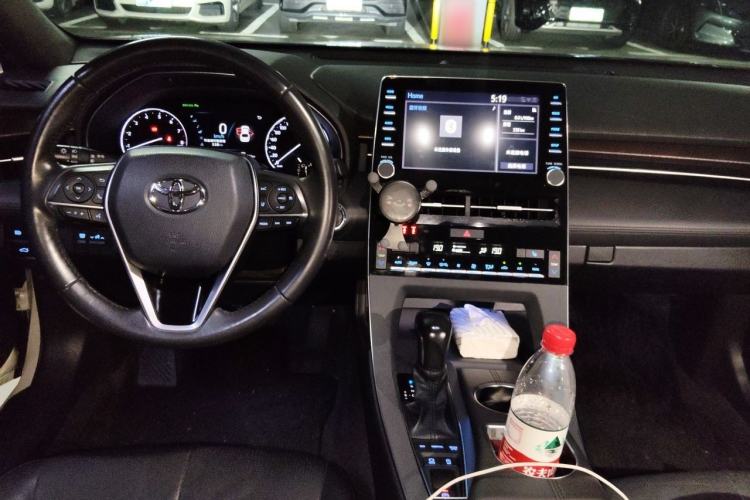 Used Toyota Avalon 2019 2.5L Touring Premium Version China VI Standard Center Console