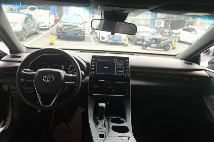 Used Toyota Avalon 2019 2.0L Ambition Edition China VI Center Console